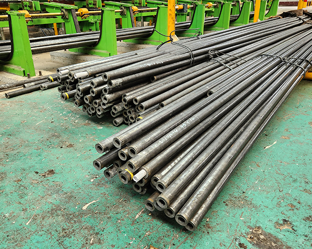 Hot Rolled 1020 1045 Carbon Steel Pipe